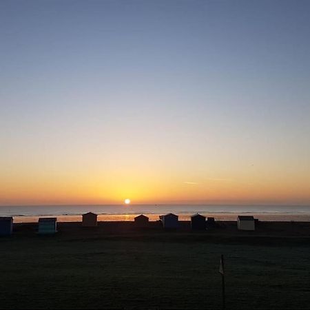 Stunning Seaviews - Beach House - Jacuzzi Bath Tub Littlestone-on-Sea Eksteriør bilde