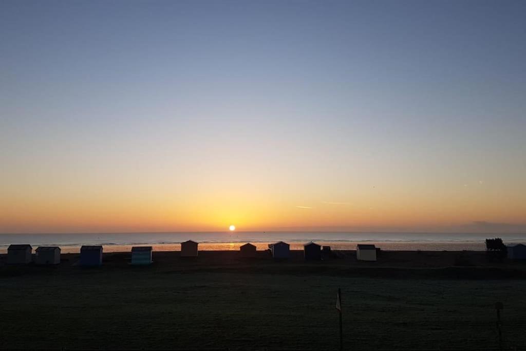 Stunning Seaviews - Beach House - Jacuzzi Bath Tub Littlestone-on-Sea Eksteriør bilde